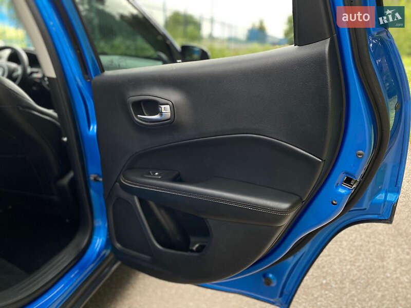 Внедорожник / Кроссовер Jeep Compass 2018 в Киеве