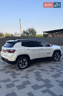 Внедорожник / Кроссовер Jeep Compass 2018 в 