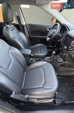 Внедорожник / Кроссовер Jeep Compass 2018 в 