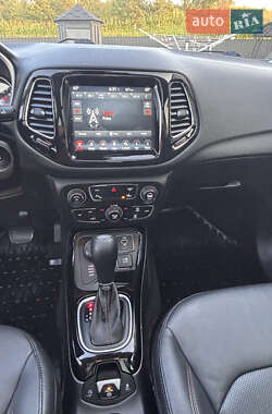 Внедорожник / Кроссовер Jeep Compass 2018 в 