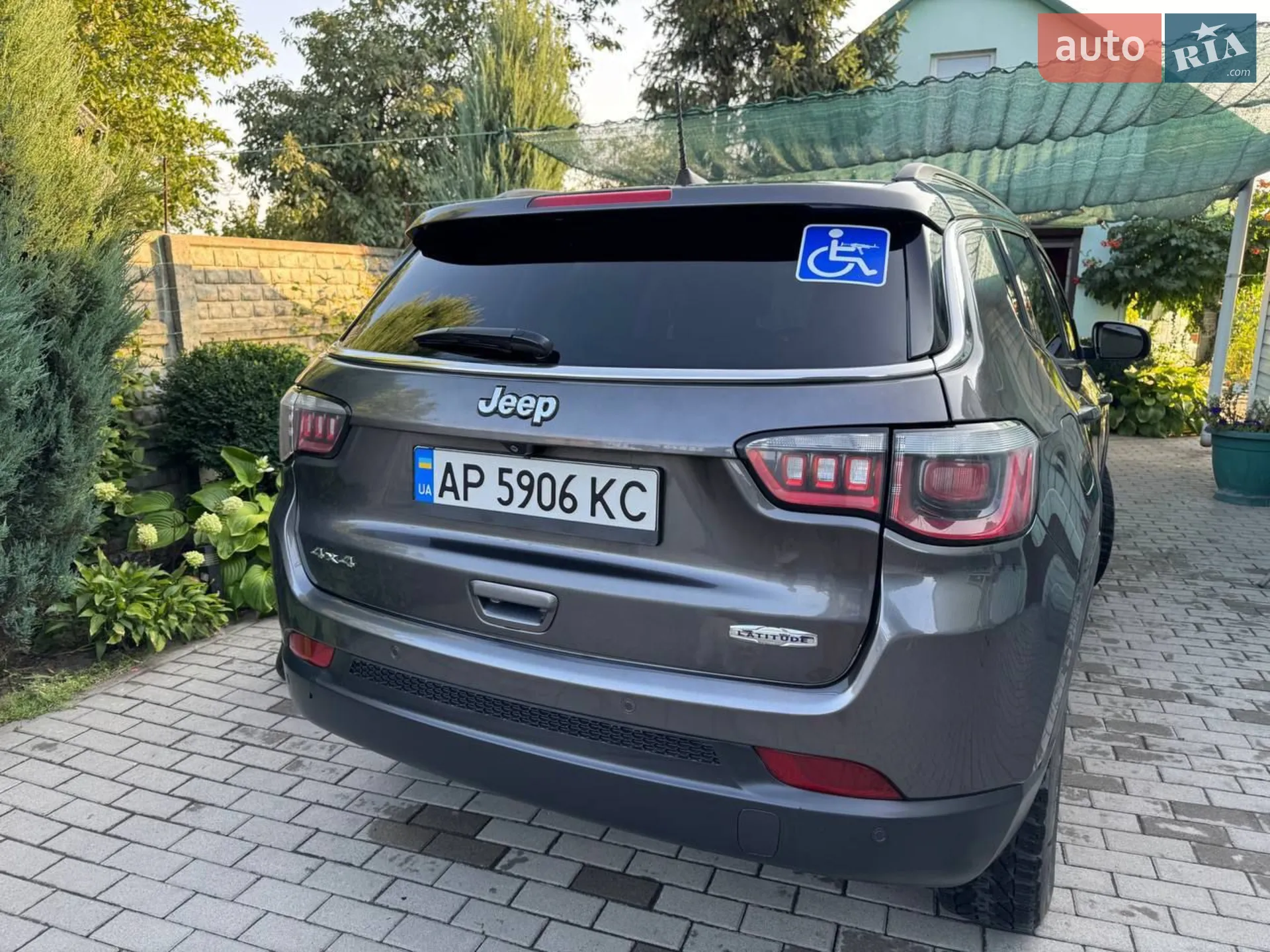 2017 Jeep Compass - мініатюра 3