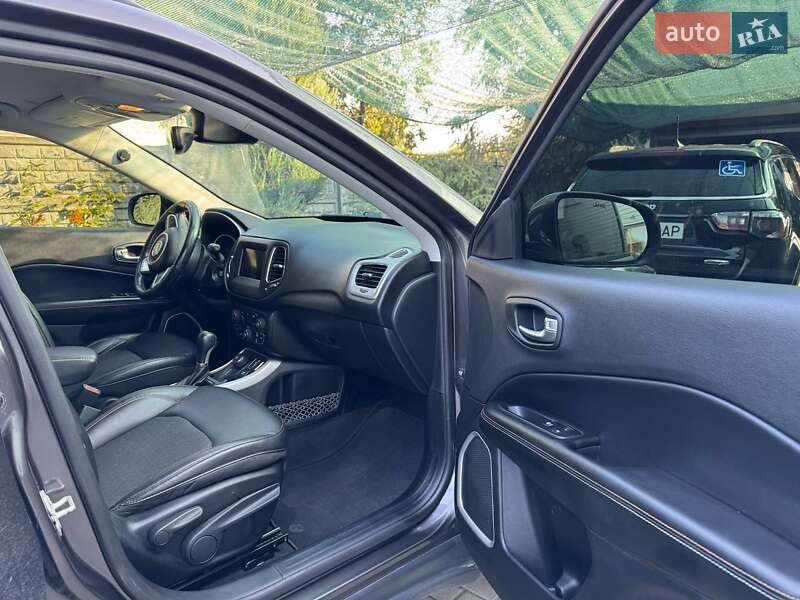 Внедорожник / Кроссовер Jeep Compass 2017 в Терновке