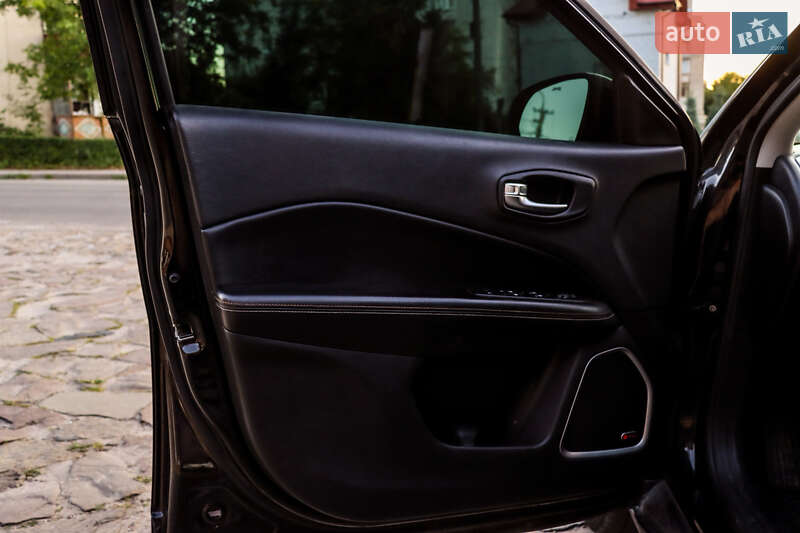 Внедорожник / Кроссовер Jeep Compass 2018 в Нетешине