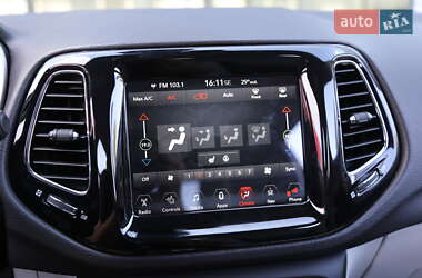 Внедорожник / Кроссовер Jeep Compass 2017 в 