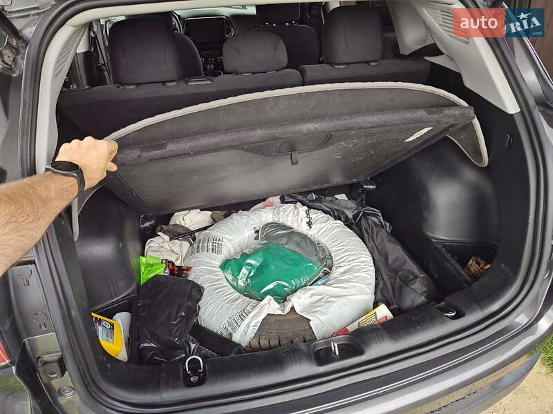 Позашляховик / Кросовер Jeep Compass 2018 в Долині фото 13 Позашляховик / Кросовер Jeep Compass 2018 в Долині