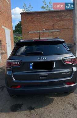 Внедорожник / Кроссовер Jeep Compass 2018 в 