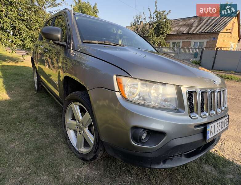 Внедорожник / Кроссовер Jeep Compass 2013 в 