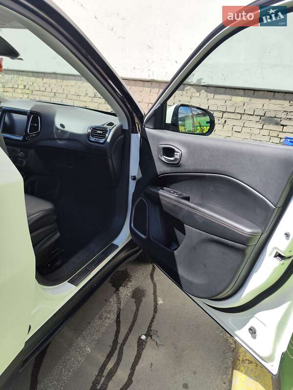 Внедорожник / Кроссовер Jeep Compass 2020 в Киеве