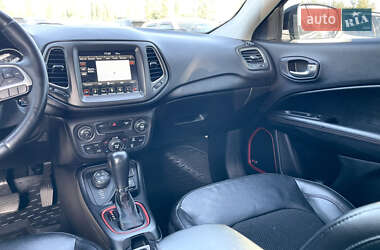 Внедорожник / Кроссовер Jeep Compass 2018 в 