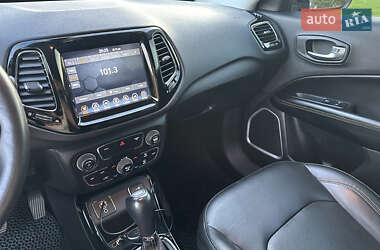 Внедорожник / Кроссовер Jeep Compass 2018 в 