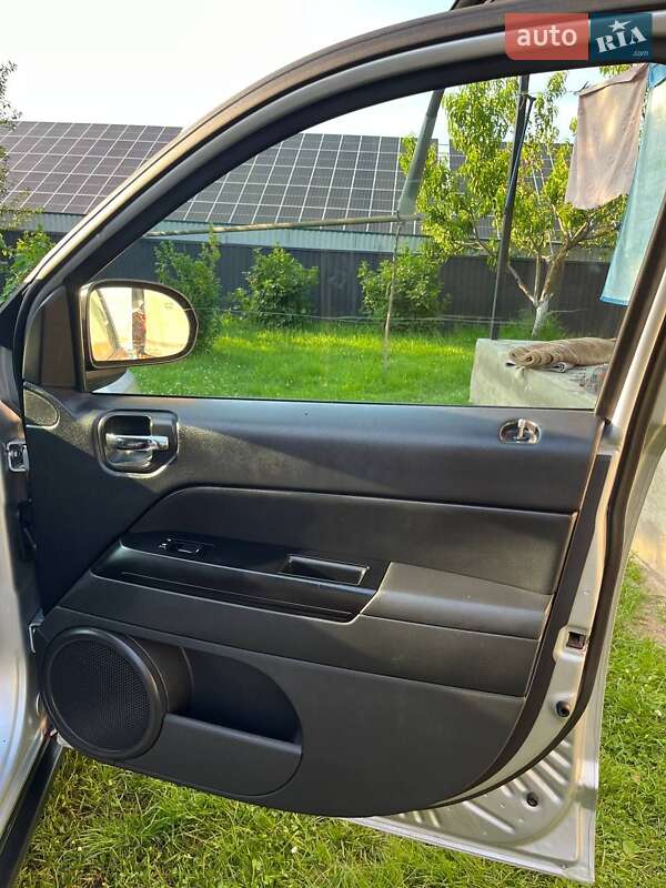 Внедорожник / Кроссовер Jeep Compass 2011 в Черновцах