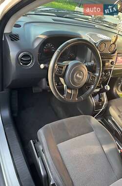 Внедорожник / Кроссовер Jeep Compass 2011 в Черновцах