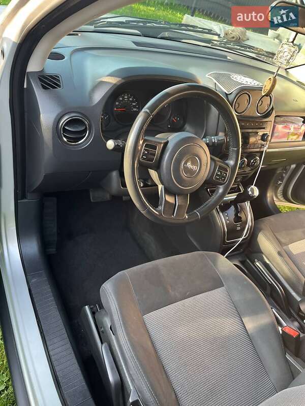 Внедорожник / Кроссовер Jeep Compass 2011 в Черновцах