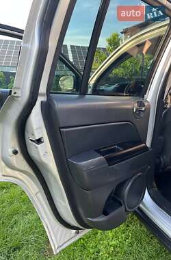Внедорожник / Кроссовер Jeep Compass 2011 в Черновцах
