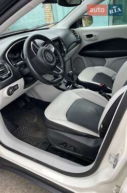 Внедорожник / Кроссовер Jeep Compass 2019 в 