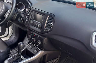 Внедорожник / Кроссовер Jeep Compass 2018 в 