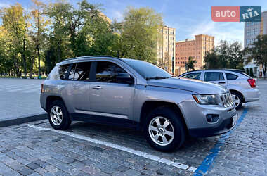 Внедорожник / Кроссовер Jeep Compass 2015 в 