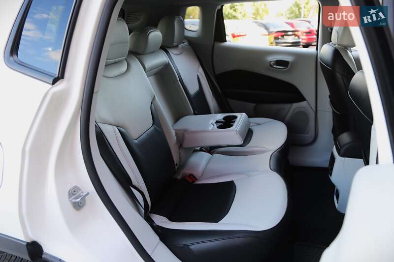 Внедорожник / Кроссовер Jeep Compass 2019 в Киеве