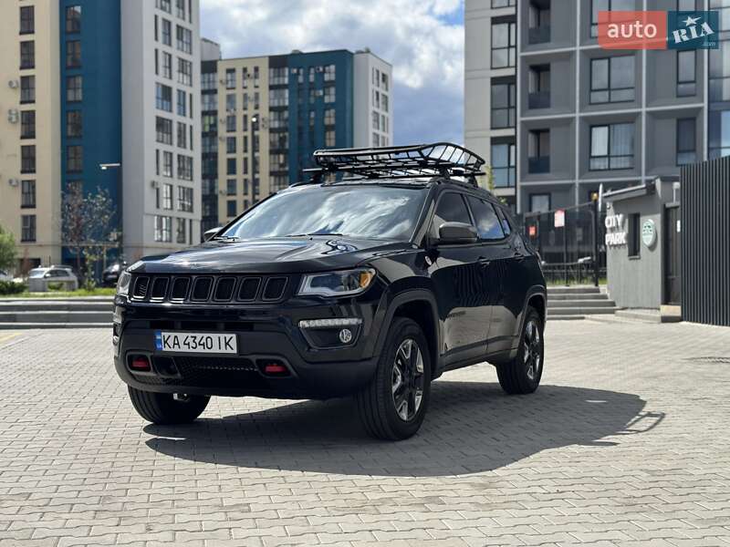 Внедорожник / Кроссовер Jeep Compass 2017 в 