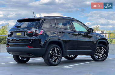Внедорожник / Кроссовер Jeep Compass 2022 в 