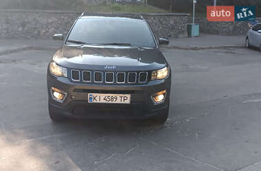 Внедорожник / Кроссовер Jeep Compass 2018 в 