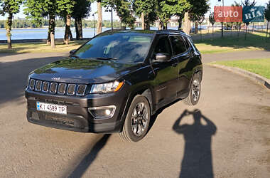 Внедорожник / Кроссовер Jeep Compass 2018 в 