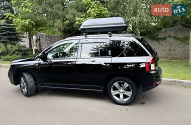 Внедорожник / Кроссовер Jeep Compass 2015 в 