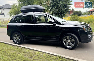 Внедорожник / Кроссовер Jeep Compass 2015 в 