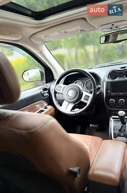 Внедорожник / Кроссовер Jeep Compass 2015 в 