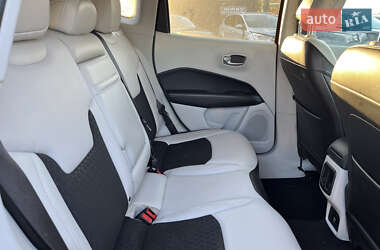 Внедорожник / Кроссовер Jeep Compass 2018 в 
