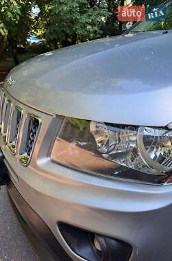 Внедорожник / Кроссовер Jeep Compass 2015 в 
