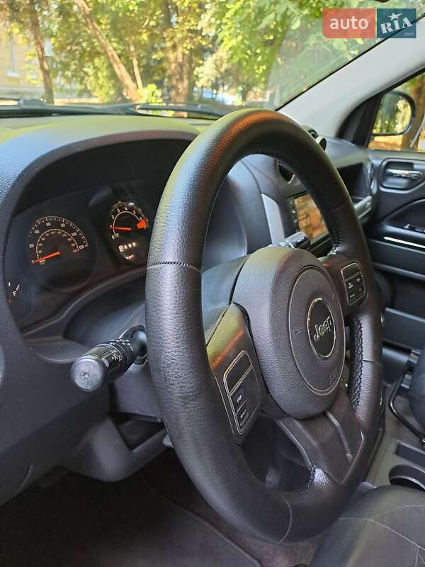 Внедорожник / Кроссовер Jeep Compass 2015 в Киеве