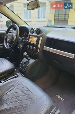 Внедорожник / Кроссовер Jeep Compass 2015 в 
