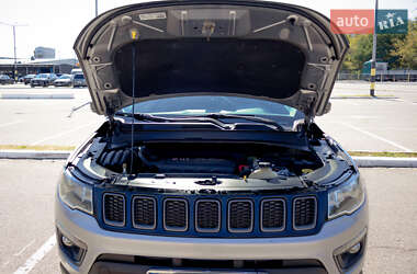 Внедорожник / Кроссовер Jeep Compass 2017 в 
