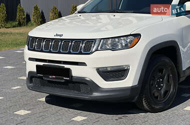 Внедорожник / Кроссовер Jeep Compass 2017 в 