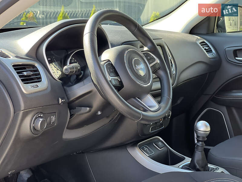 Внедорожник / Кроссовер Jeep Compass 2017 в Ужгороде