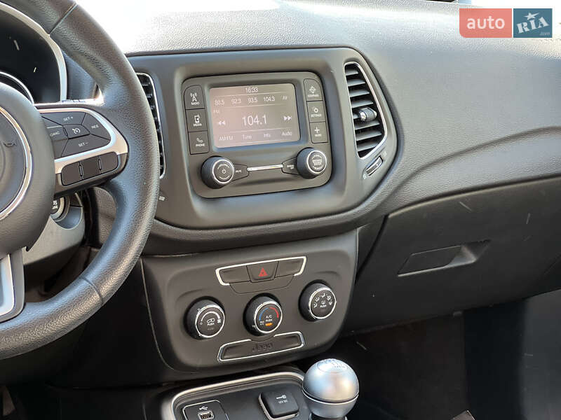 Внедорожник / Кроссовер Jeep Compass 2017 в Ужгороде