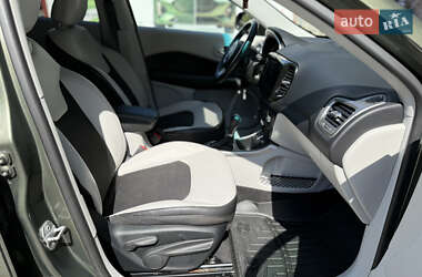 Внедорожник / Кроссовер Jeep Compass 2018 в 