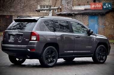 Внедорожник / Кроссовер Jeep Compass 2015 в 
