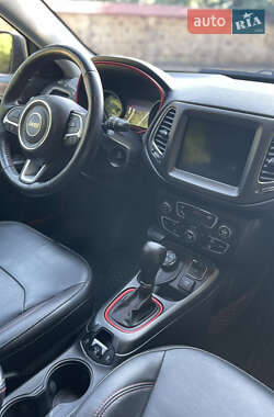 Внедорожник / Кроссовер Jeep Compass 2018 в 