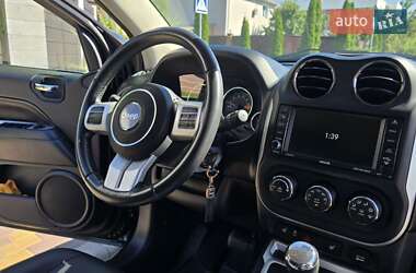 Внедорожник / Кроссовер Jeep Compass 2015 в 