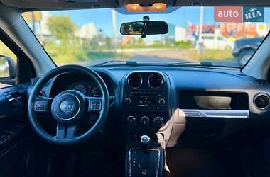 Внедорожник / Кроссовер Jeep Compass 2014 в 