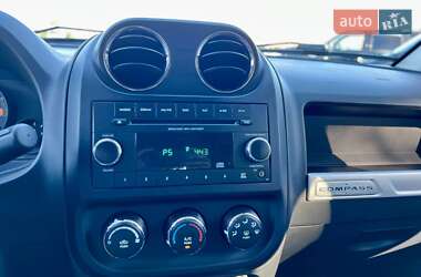 Внедорожник / Кроссовер Jeep Compass 2014 в 