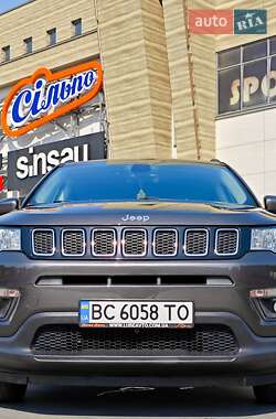 Внедорожник / Кроссовер Jeep Compass 2018 в 
