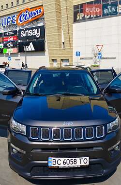 Внедорожник / Кроссовер Jeep Compass 2018 в 