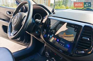 Внедорожник / Кроссовер Jeep Compass 2018 в 