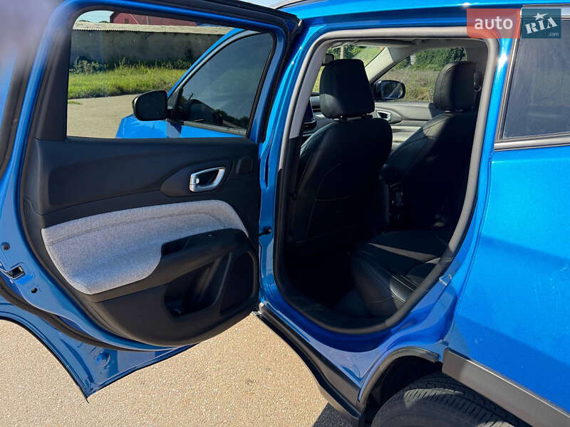 Позашляховик / Кросовер Jeep Compass 2021 в Києві фото 15 Позашляховик / Кросовер Jeep Compass 2021 в Києві