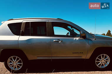 Внедорожник / Кроссовер Jeep Compass 2016 в 