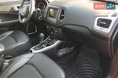 Внедорожник / Кроссовер Jeep Compass 2017 в 