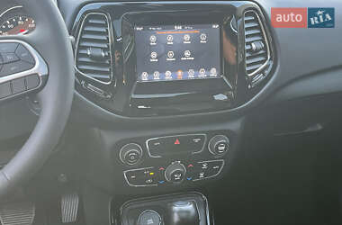 Внедорожник / Кроссовер Jeep Compass 2020 в 